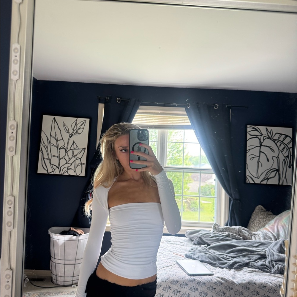 Aritzia Long Sleeve Contour White Top